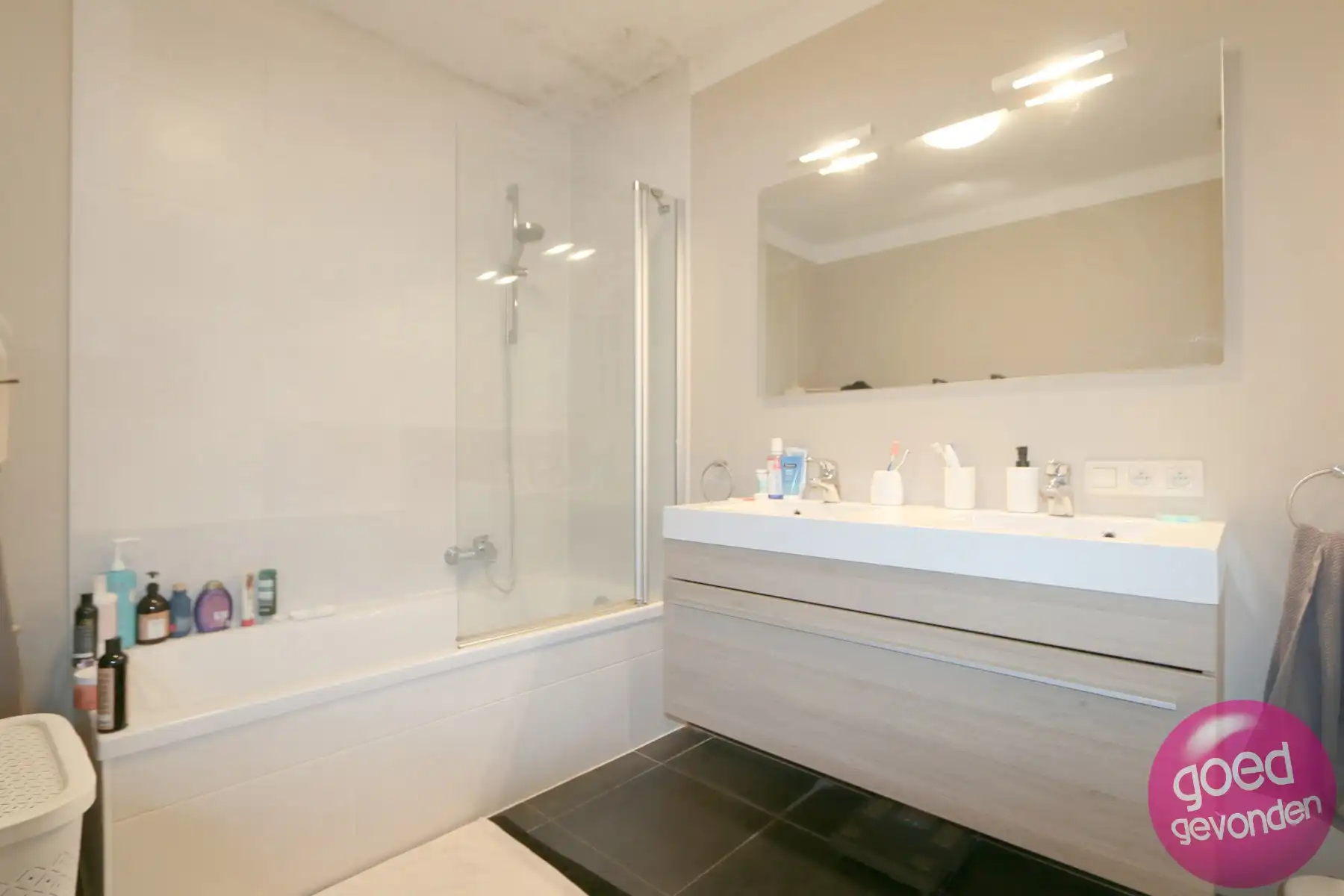 MODERNE WONING - 3 SLK - TUIN - TERRAS - CARPORT foto 16